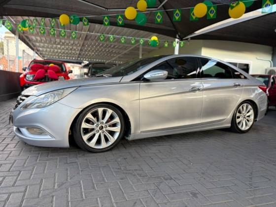 HYUNDAI SONATA 2.4 MPFI I4 16V 182CV GASOLINA 4P AUTOMÁTICO HYUNDAI SONATA 2.4 MPFI I4 16V 182CV GASOLINA 4P AUTOMÁTICO